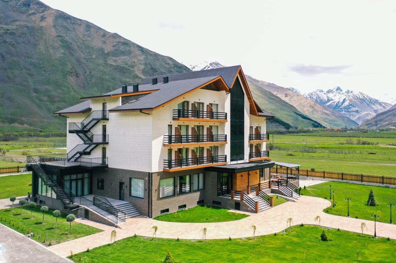 Suatis Resort Kazbegi Exterior photo