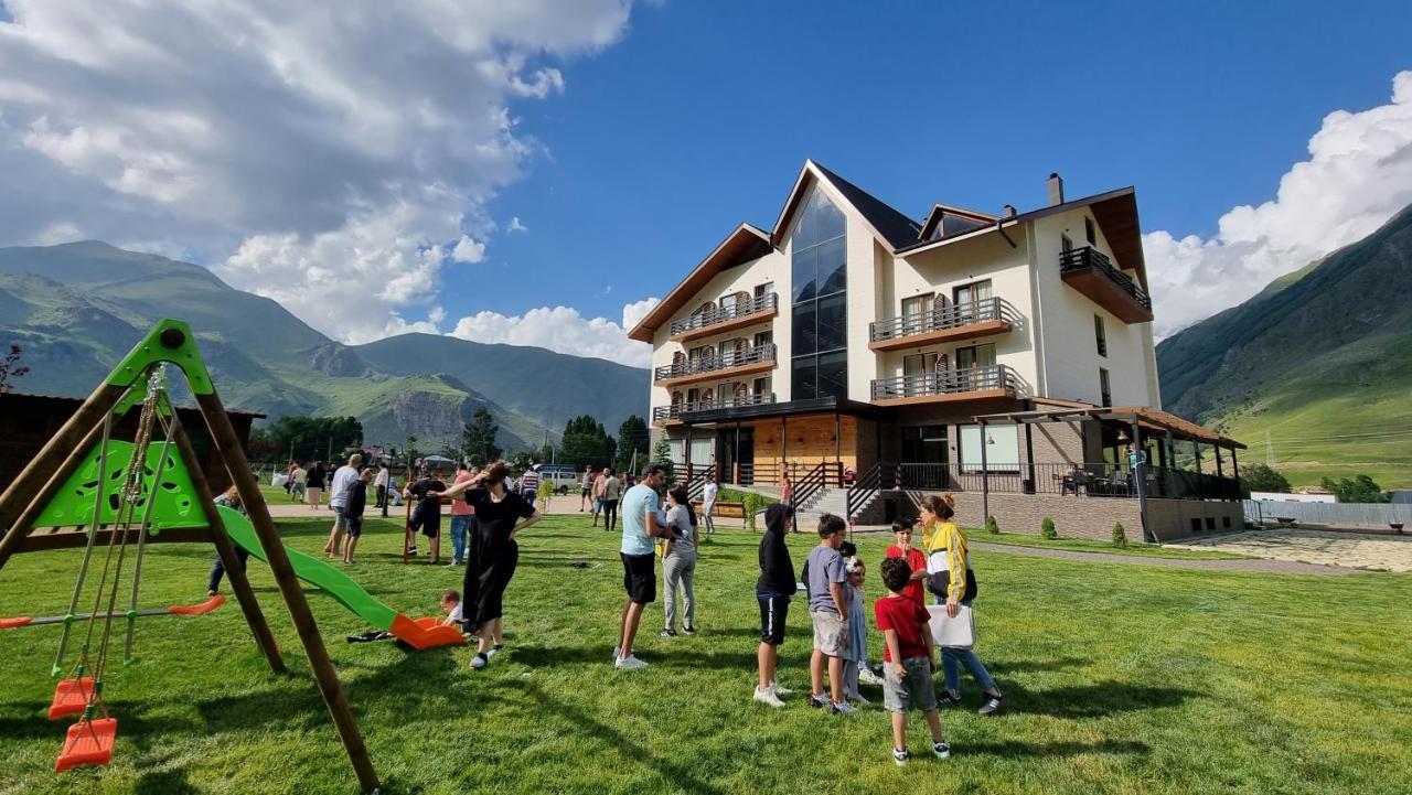 Suatis Resort Kazbegi Exterior photo